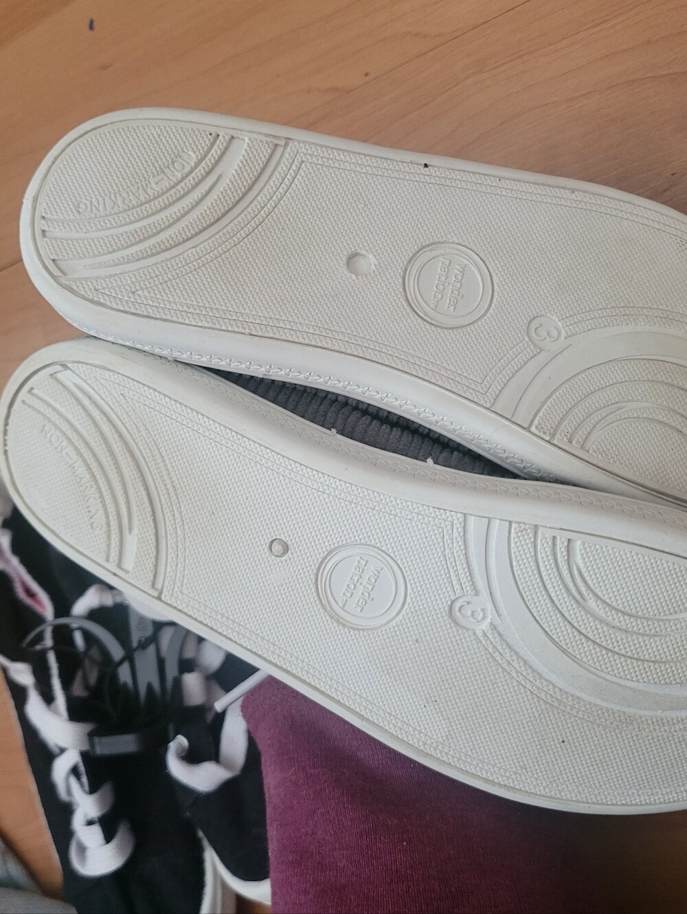 Nwt Kids Sneakers - Picture 3 of 4